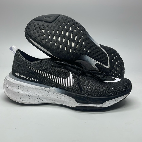 Men’s Nike ZoomX Invincible Run Flyknit 3 Black/White DR2615-002 NWOB - Picture 1 of 5